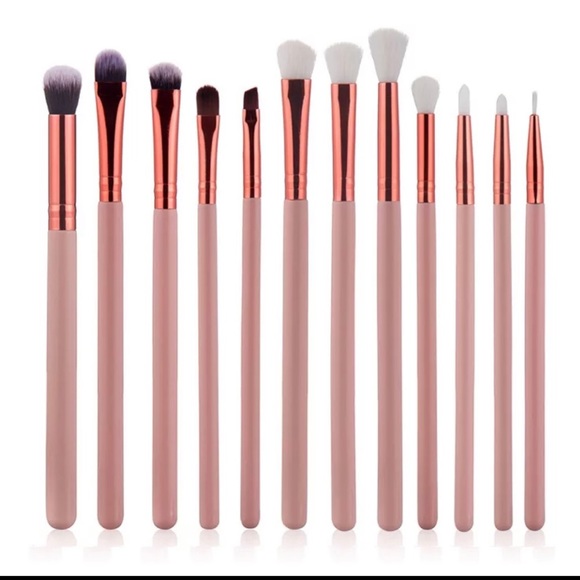 Cleo Wallet + Ste Makeup Bag Free eye makeup brush - Picture 4 of 4